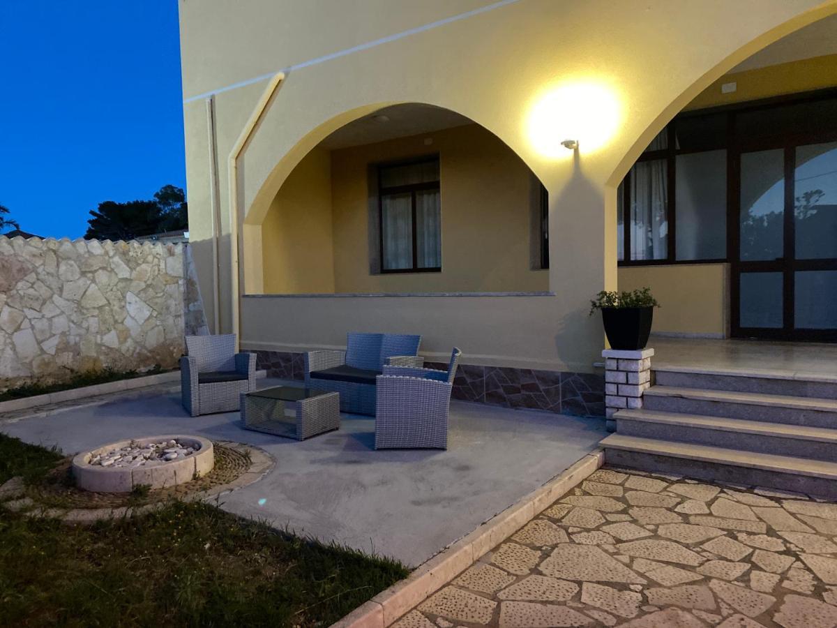 Orlando Vacanze Camere Ериче Екстериор снимка