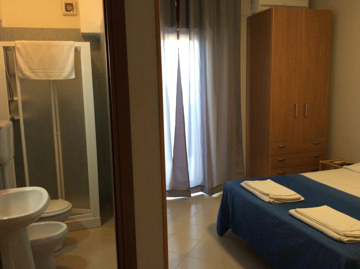 Orlando Vacanze Camere Ериче Екстериор снимка