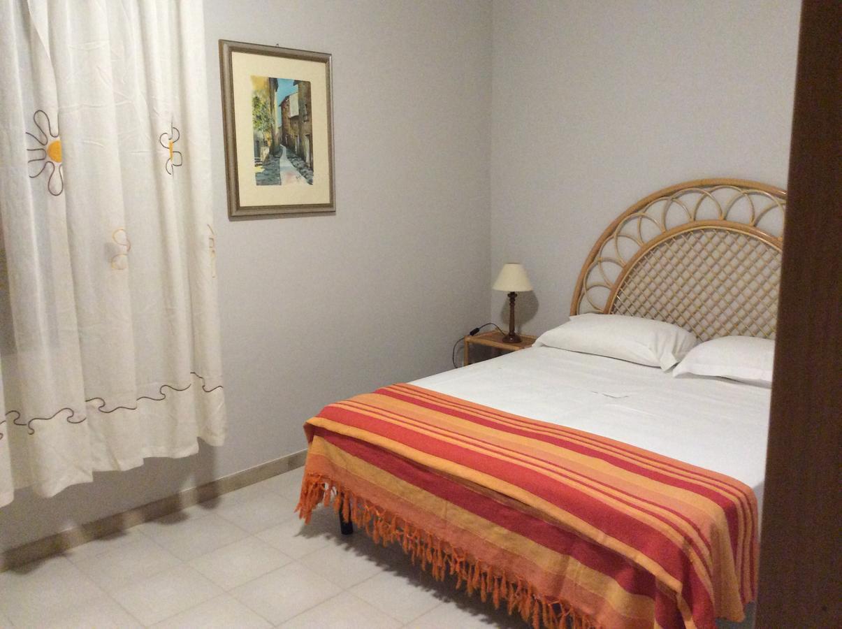 Orlando Vacanze Camere Ериче Екстериор снимка