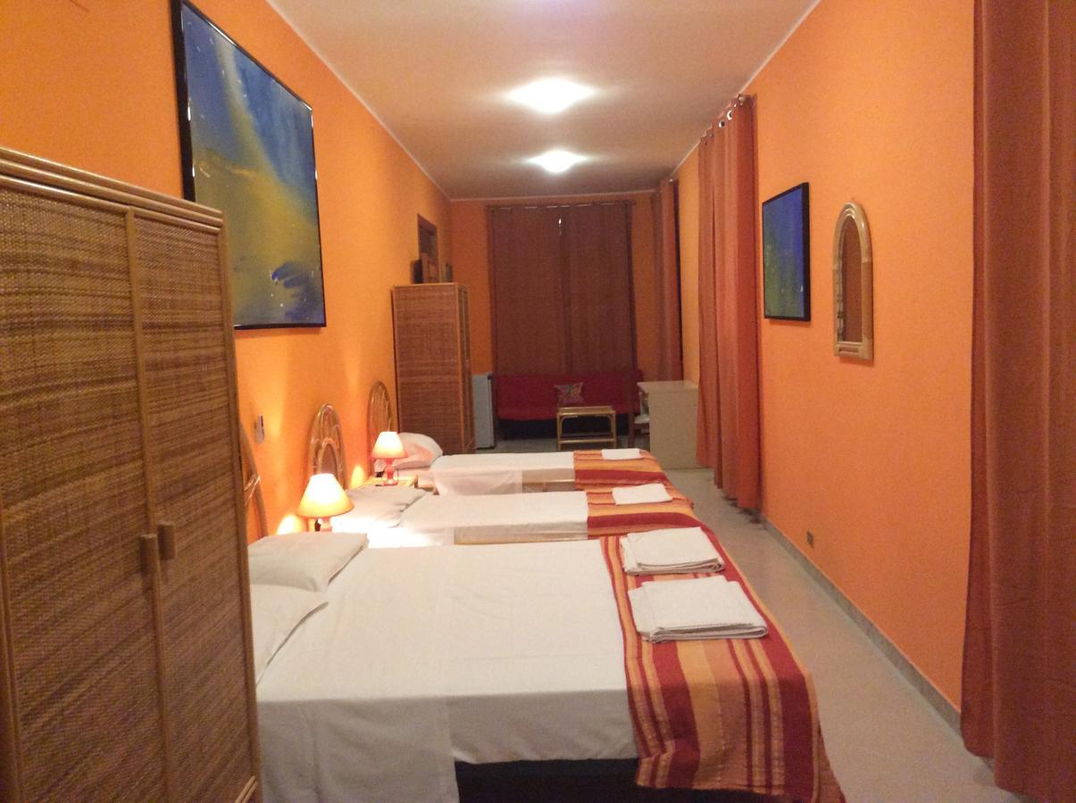 Orlando Vacanze Camere Ериче Екстериор снимка