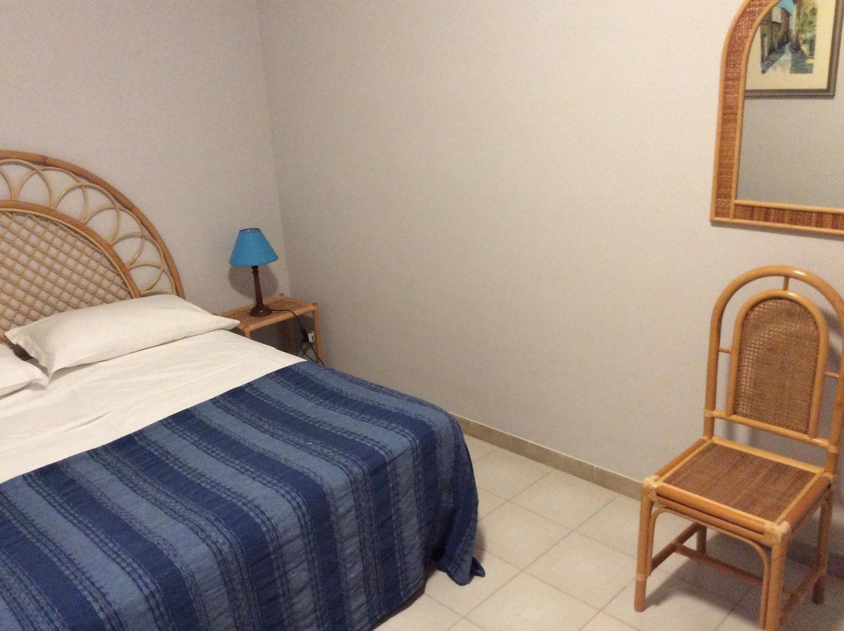 Orlando Vacanze Camere Ериче Екстериор снимка